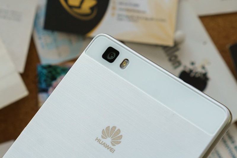 Về pin của máy Huawei P8 Lite